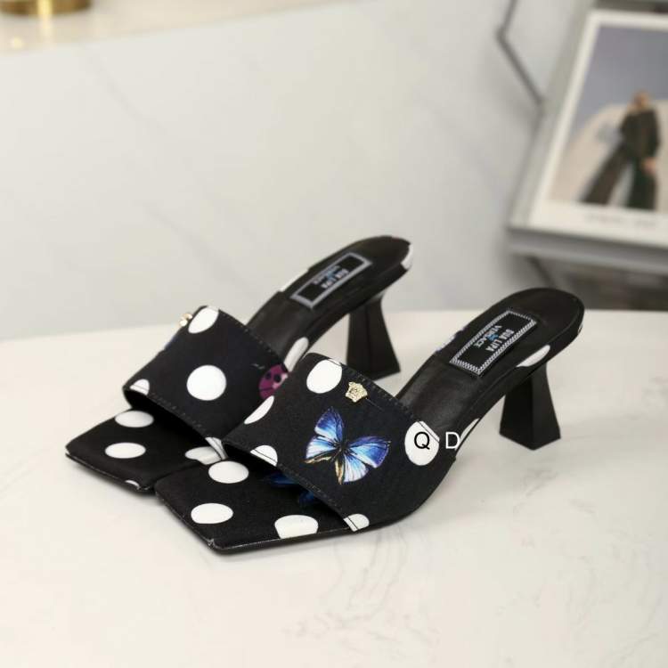 Picture of Versace Shoes _SKUVersacesz35-401020389.5CMGDT0603